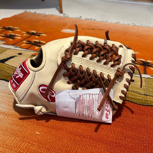 Brand New Rawlings Heart of the Hide PROR205-4CT Baseball Glove 11.75"