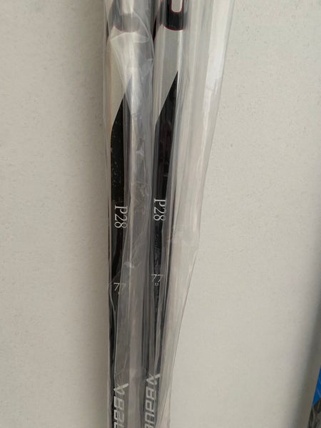 Senior Right Handed P28 Pro Stock Vapor Team Hockey Stick