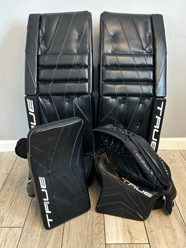 True Catalyst 9X3 Goalie Full Set - 32” +2