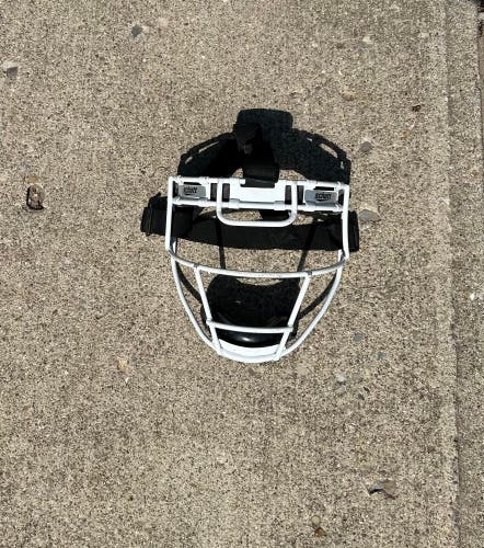 Used Schutt ST1 Face Guard