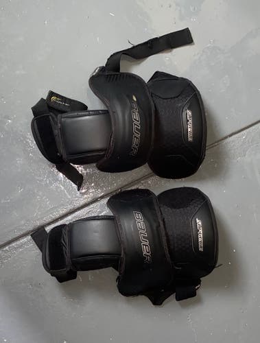 Used Bauer Supreme Knee Pads