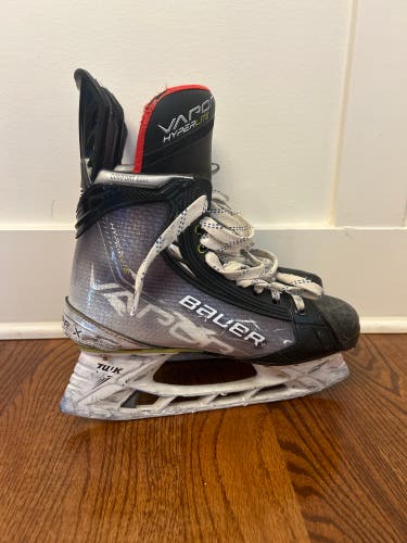 Senior Bauer Size 6 Fit 1 Vapor Hyperlite Hockey Skates