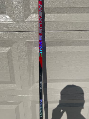 Senior Left Hand P28 Pro Stock Nexus Sync Hockey Stick