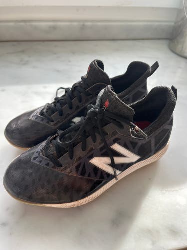 New balance Baseball Cleat- Black Used Molded Cleats Low Top Fantomfit