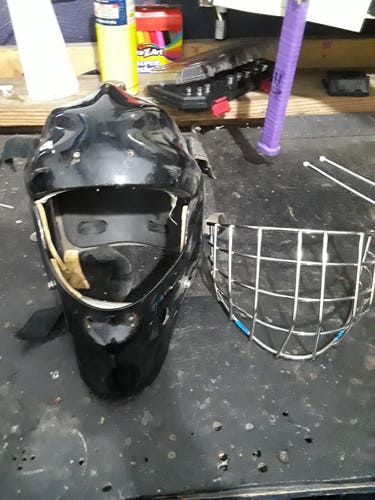 Senior Used Bauer Goalie Mask