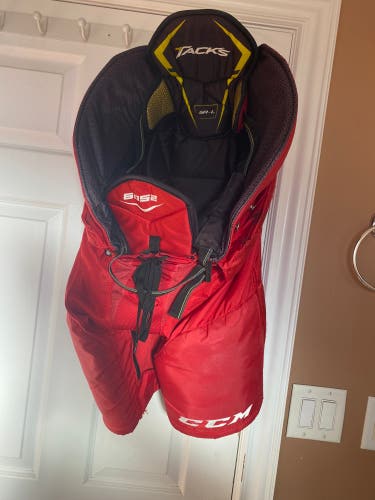 CCM Tacks 6052 Senior Red Large Retail Hockey Pants