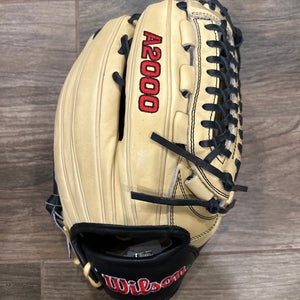 New Right Hand Throw 11.75" A2000 D33 Baseball Glove