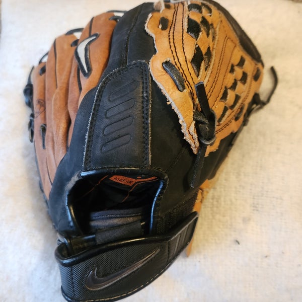 Nike Right Hand Throw Air Show Baseball Glove 11.5" Diamond Ready