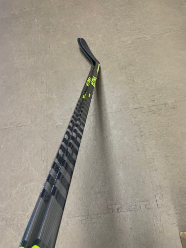Senior Left Hand W28 Pro Stock Alpha Lx 20 Hockey Stick - 2 Pack