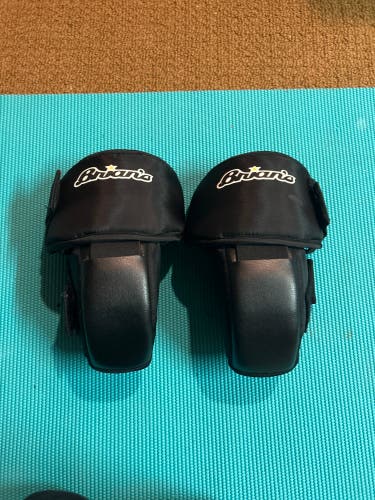 LIKE NEW - Brian's Goalie Knee Guards
