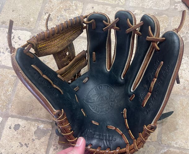 Used Infield 11.5" Classic Pro Soft Baseball Glove