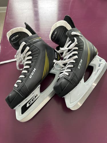 Senior CCM Tacks 1052 Hockey Skates - size 10