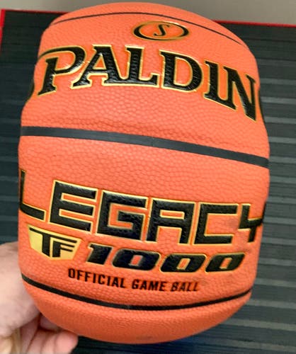 Spalding Legacy 1000 Basketball