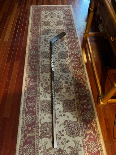 Used Right Handed P92 Vapor Hyperlite Hockey Stick
