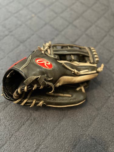 Rawlings gamer series 11.75” baseball glove