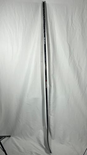 New Intermediate Bauer Right Handed Vapor Hyperlite 2 Hockey Stick P92
