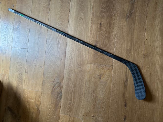 CCM Trigger 6 Pro RH P90 75 Flex Hockey Stick