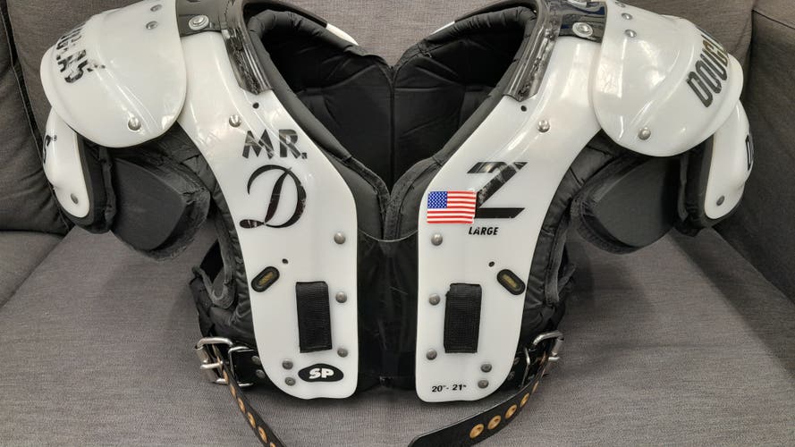 Used Adult Large Douglas Mr. DZ Shoulder Pads