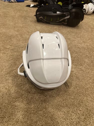 Used Small Bauer Re-Akt 75 Helmet White