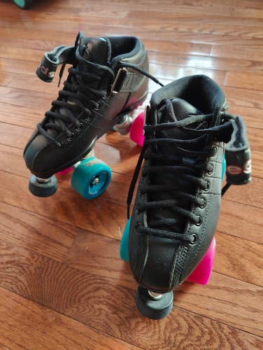 R3 Outdoor Roller Skate Set, Black Boot, Size 4