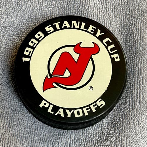 Vintage New Jersey Devils Commemorative 1999 Stanley Cup Playoffs Hockey Puck
