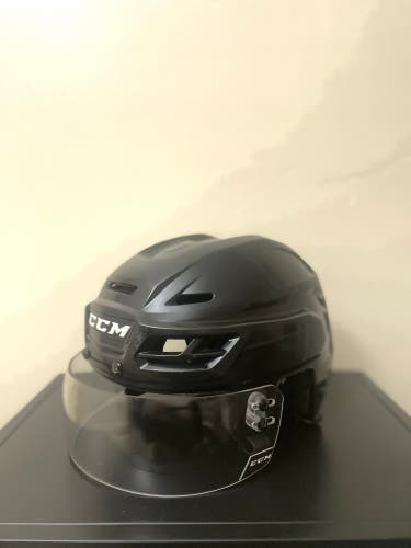 Medium CCM Pro Stock Tacks 710 Helmet