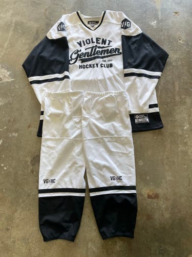 Violent Gentlemen Jersey (SZ xxl)  and Socks