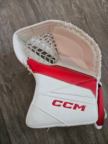 Barely Used Regular CCM Axis 2.9 Intermediate