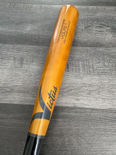Used Victus (-3) 29 oz 32" Bat