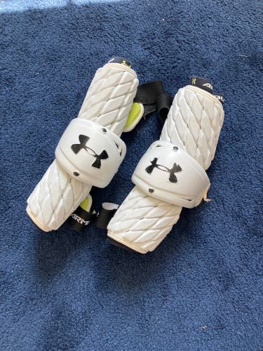 Used Large Under Armour Command Pro Arm Pads