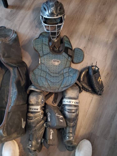 Easton Gametime Catcher's Set + Mizuno Glove+Bag