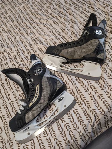 Senior Easton Hockey Skates Size 6.5D