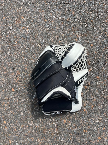 Warrior Pro Stock RGT Goalie Glove