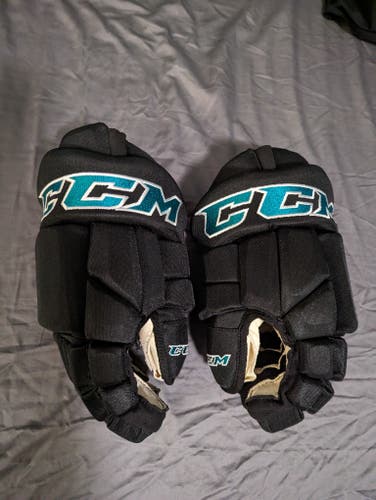 Like New San Jose Barracuda/Sharks CCM Super Tacks Gloves 14" Pro Stock
