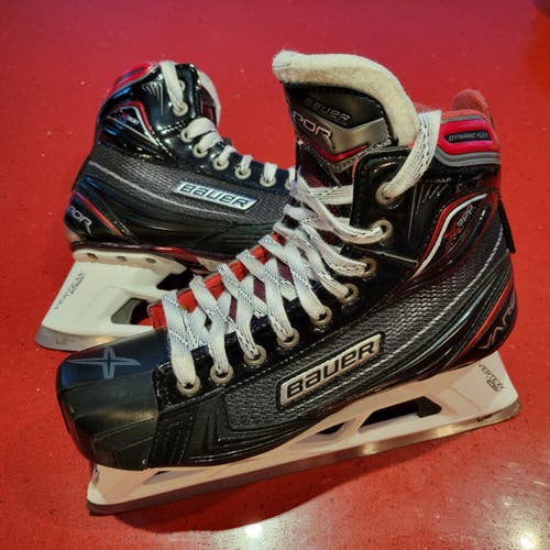 Used Bauer Vapor X900 Hockey Goalie Skates; Size 9.5, Regular Width