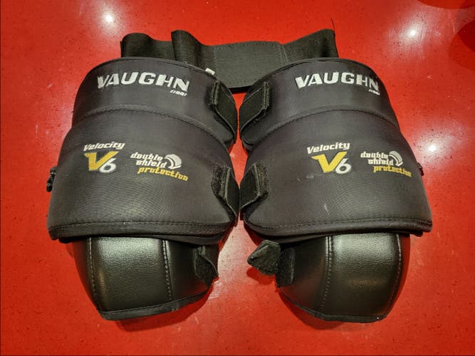 Vaughn Velocity V6 Knee/Thigh pads w/waist belt