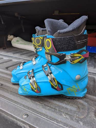 Used Unisex Rossignol All Mountain Ski Boots Soft Flex
