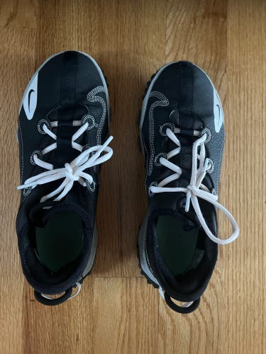 Black Unisex Size 6.0 (Women's 7.0) Nike Shoes