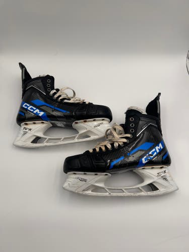Lightly Used CCM Regular Width Pro Stock 11 Blue AS-V Pro Hockey Skates