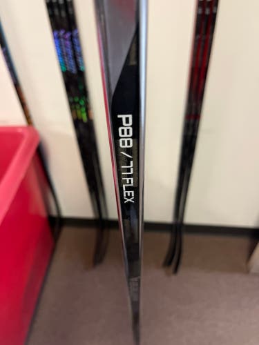 Senior Right Handed P88 Pro Stock Vapor Hyperlite 2 Hockey Stick
