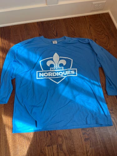 1 Blue And  1 White Maine Nordiques Practice Jersey Size L/XL