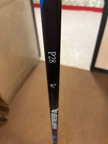 New Senior Bauer Right Handed P28 Pro Stock Hockey Stick