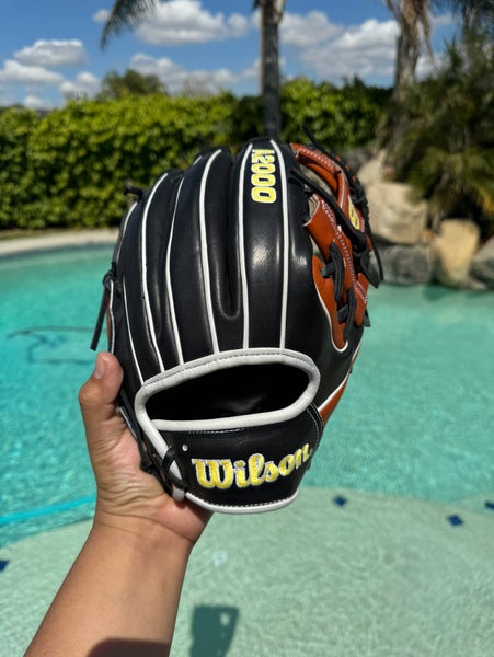 Wilson 11.75'' A2000 Series 1975 Baseball Glove - 2021