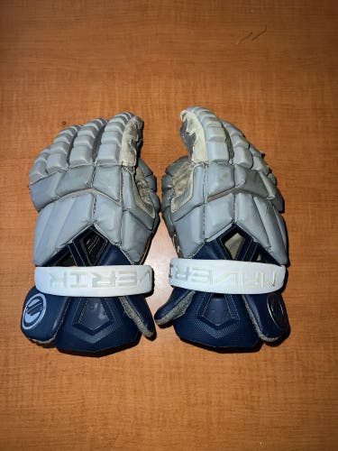 D1 Maverick Max Gloves
