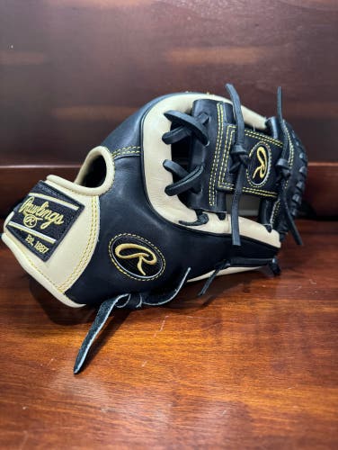 Rawlings Heart of the Hide 11.5” Baseball Glove