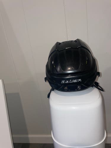 Medium Bauer Re-Akt 95 Helmet