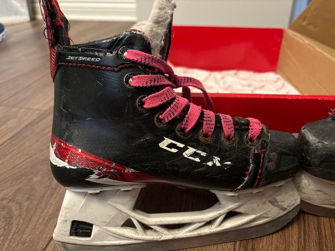 Used CCM  Size 1.5 JetSpeed FT485 Hockey Skates