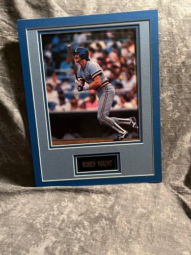 Robin Yount Matted Photo With Nameplate