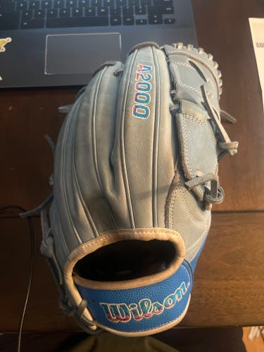 Wilson A2000 B2 - Autism Speaks