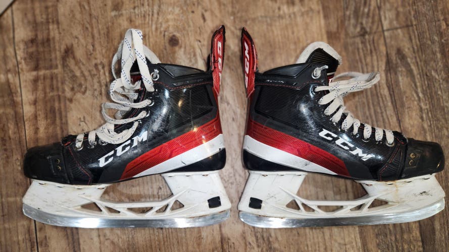 CCM JetSpeed FT4 Hockey Skates Regular Width Size 6.5 used